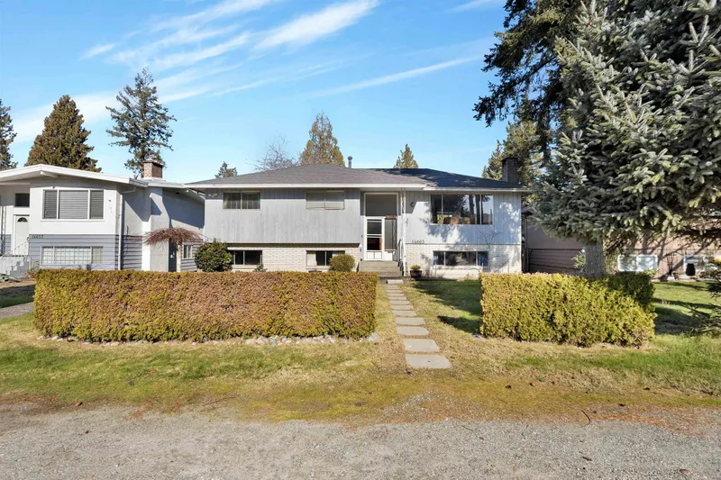 14663 109 AVENUE - photo 3 of 25