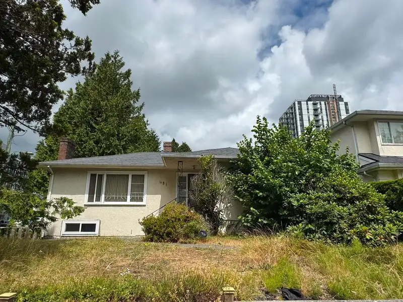 481 W 40TH AVENUE - photo 1 of 2