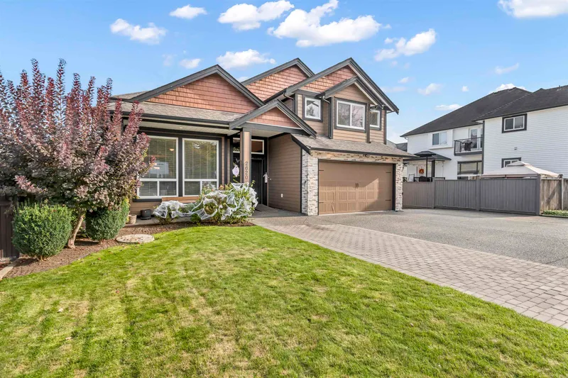 2620 270B STREET - photo 2 of 25