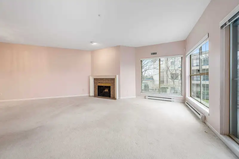 203 4743 W RIVER ROAD - photo 4 of 36