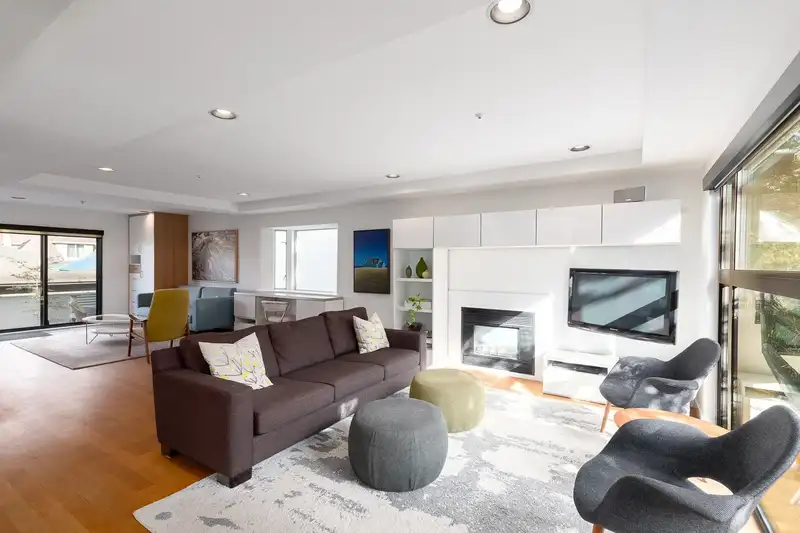 6565 VINE STREET - photo 4 of 27