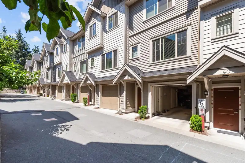 41 19097 64 AVENUE - photo 1 of 19
