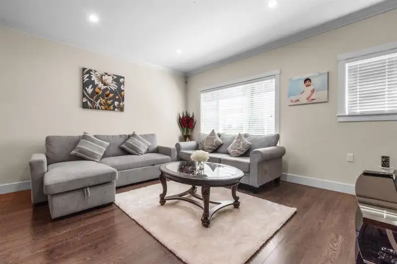 41 19097 64 AVENUE - photo 3 of 19