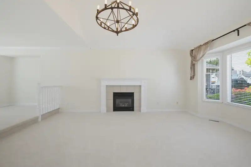 20324 94B AVENUE - photo 4 of 40