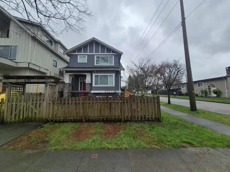 2702 KITCHENER STREET - photo 4 of 6