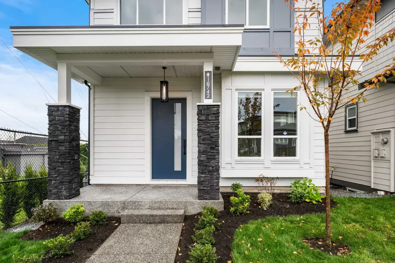 16742 20A AVENUE - photo 3 of 25