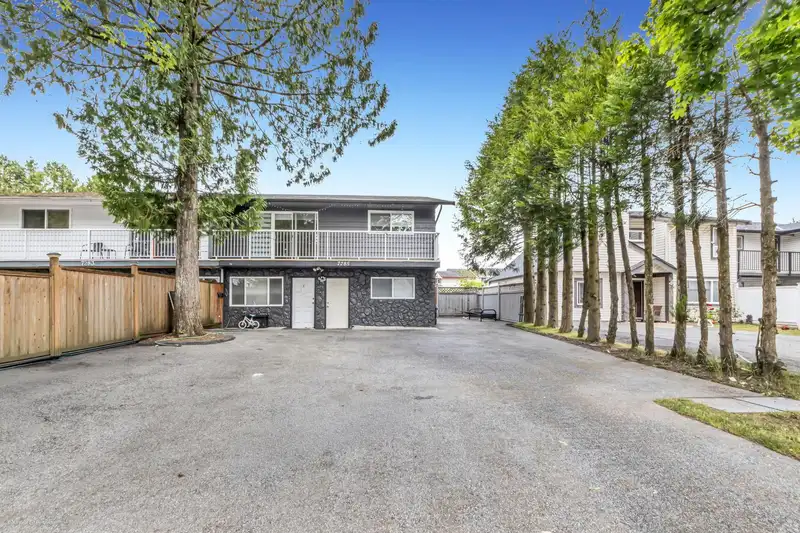 7285 130A STREET - photo 1 of 38