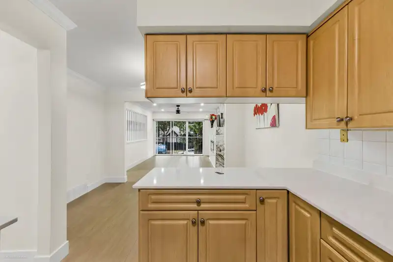 7285 130A STREET - photo 4 of 38