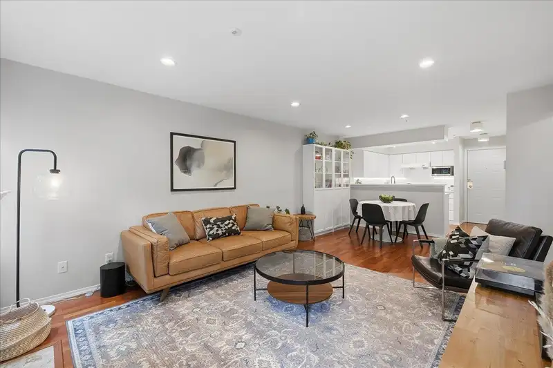 202 1738 FRANCES STREET - photo 4 of 36