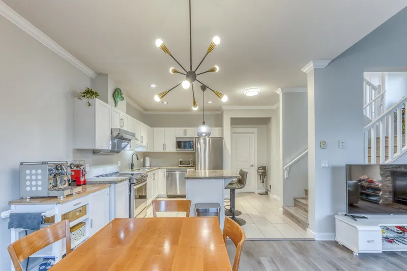 9 7171 STEVESTON HIGHWAY - photo 3 of 25