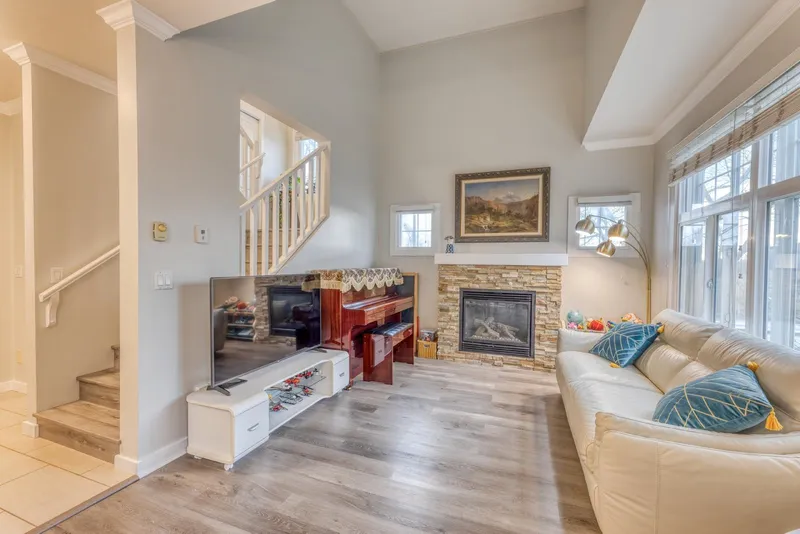 9 7171 STEVESTON HIGHWAY - photo 4 of 25