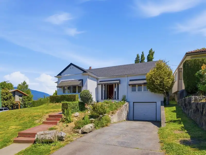 520 N BOUNDARY ROAD - photo 1 of 15