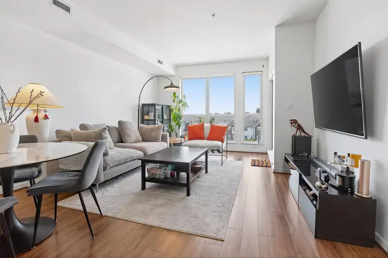 562 4099 STOLBERG STREET - photo 4 of 26