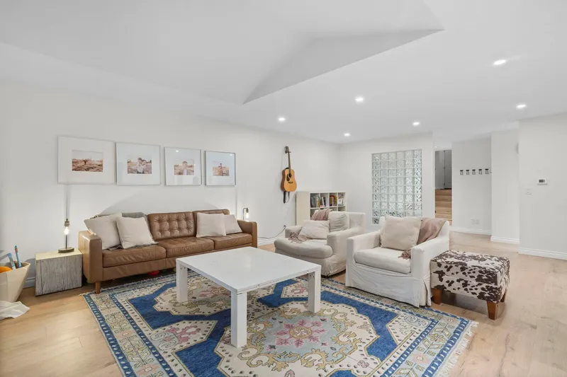 31 DEERWOOD PLACE - photo 2 of 25