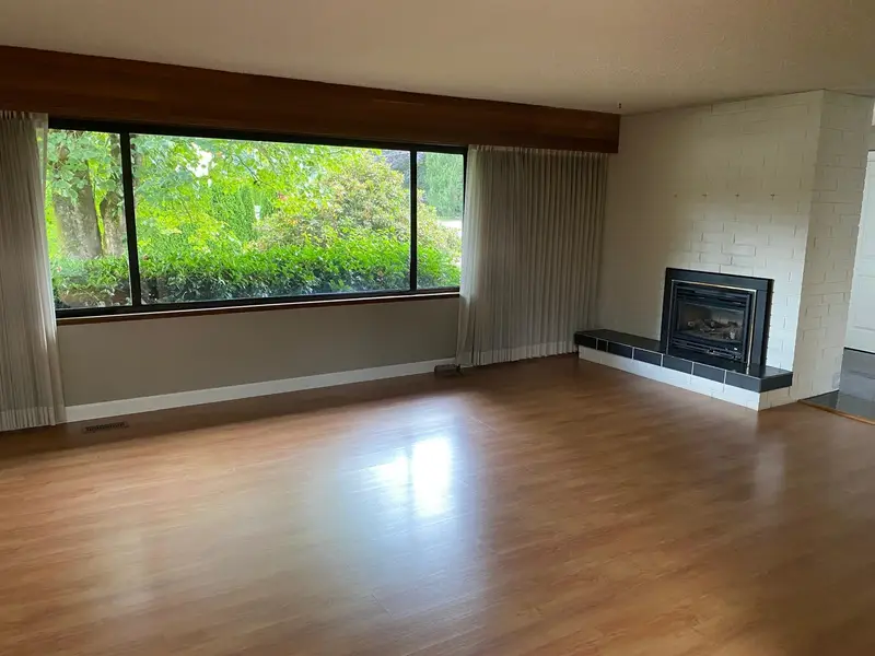 1209 CREST COURT - photo 2 of 25