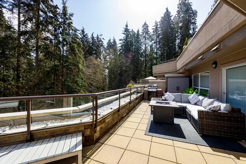 303 1500 OSTLER COURT - photo 2 of 25