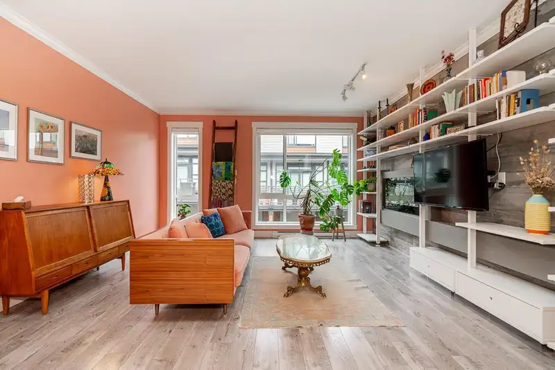 67 16488 64 AVENUE - photo 1 of 23
