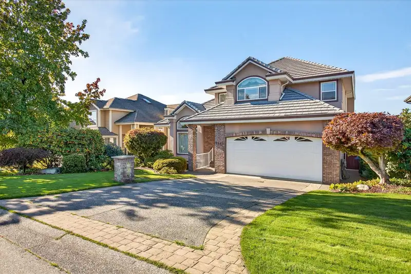 2643 FORTRESS DRIVE - photo 2 of 39