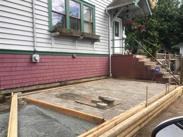 516 WEBSTER AVENUE - photo 2 of 22