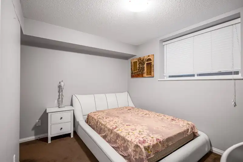 16 2588 152 STREET - photo 3 of 31