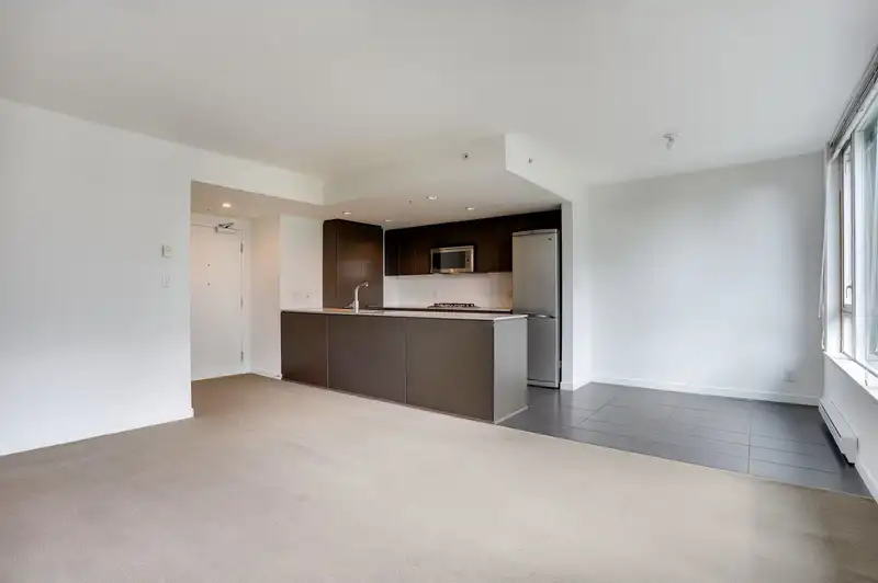 505 522 W 8TH AVENUE - photo 3 of 24