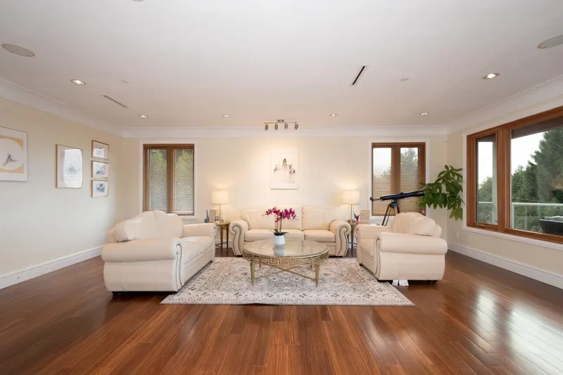 950 GREENWOOD ROAD - photo 3 of 25