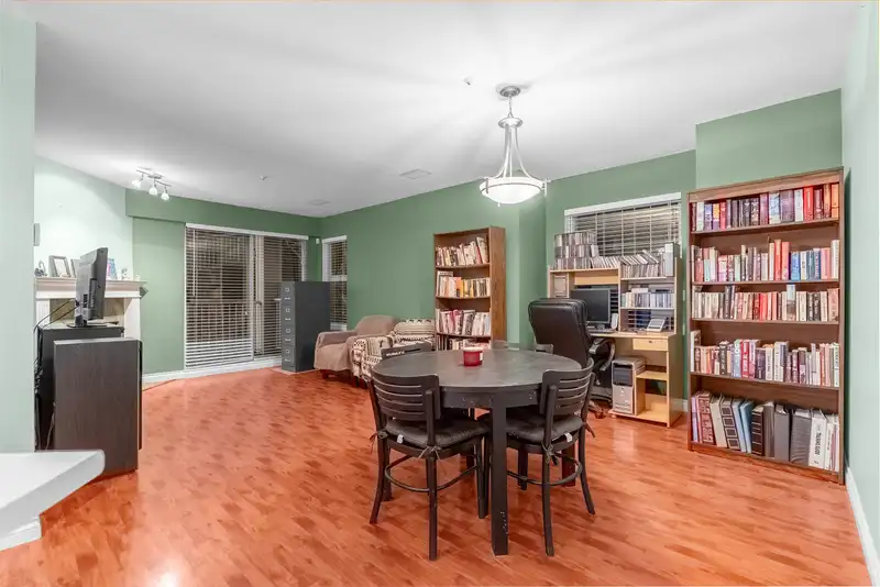 505 1032 QUEENS AVENUE - photo 2 of 19