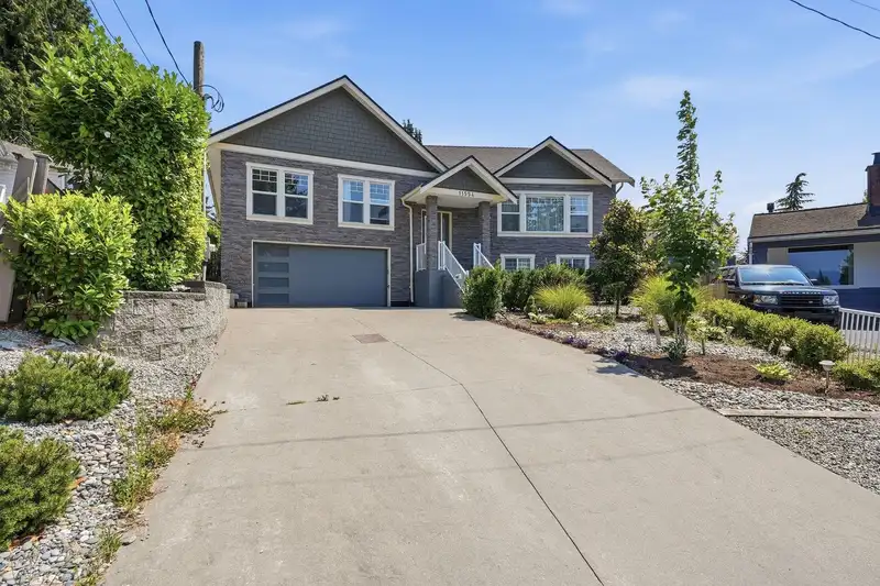 11554 92A AVENUE - photo 1 of 24
