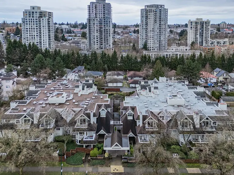 207 3628 RAE AVENUE - photo 3 of 25