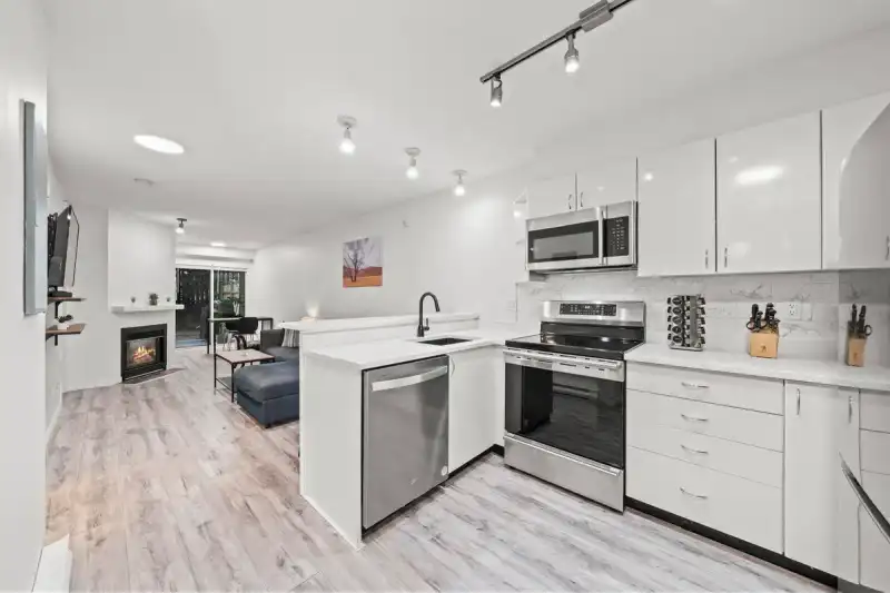316 528 ROCHESTER AVENUE - photo 1 of 22