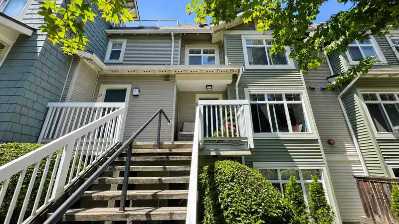 28 7428 SOUTHWYNDE AVENUE - photo 3 of 29
