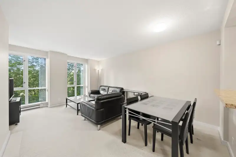 306 583 BEACH CRESCENT - photo 4 of 24