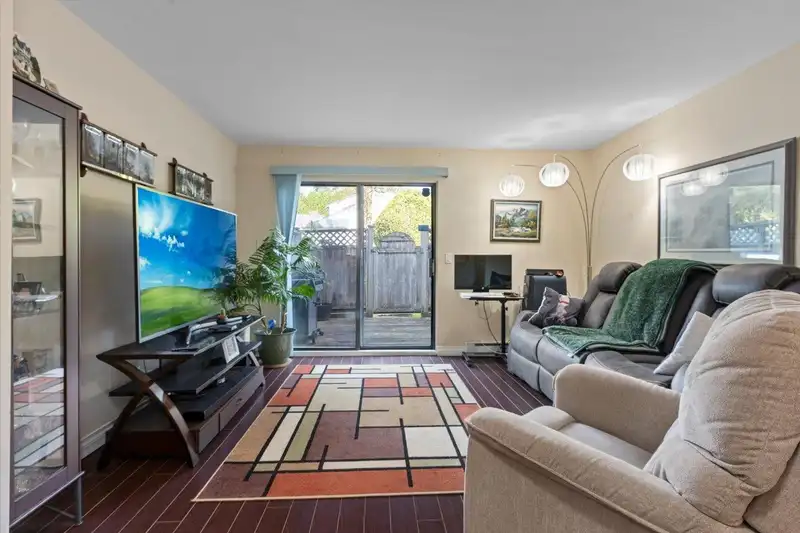 14 6609 138 STREET - photo 4 of 31