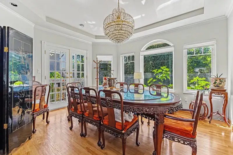 731 GATENSBURY STREET - photo 2 of 5
