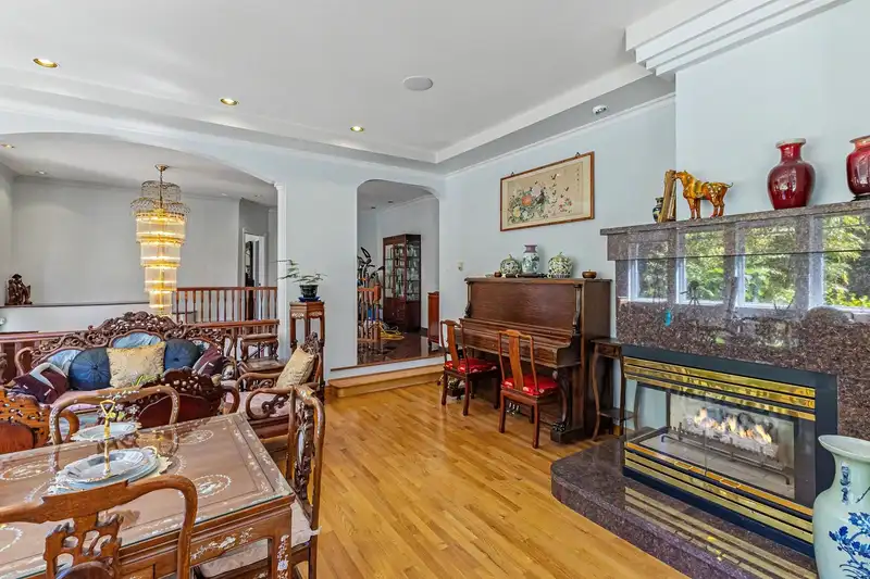 731 GATENSBURY STREET - photo 4 of 5