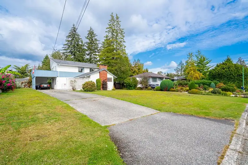 7475 COLLEEN STREET - photo 4 of 40
