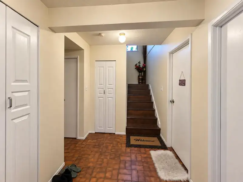 15097 95 AVENUE - photo 3 of 31