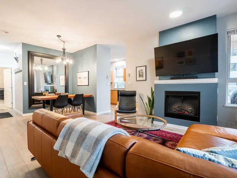 412 4723 DAWSON STREET - photo 4 of 25