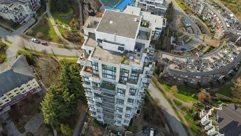 1703 15 E ROYAL AVENUE - photo 2 of 25