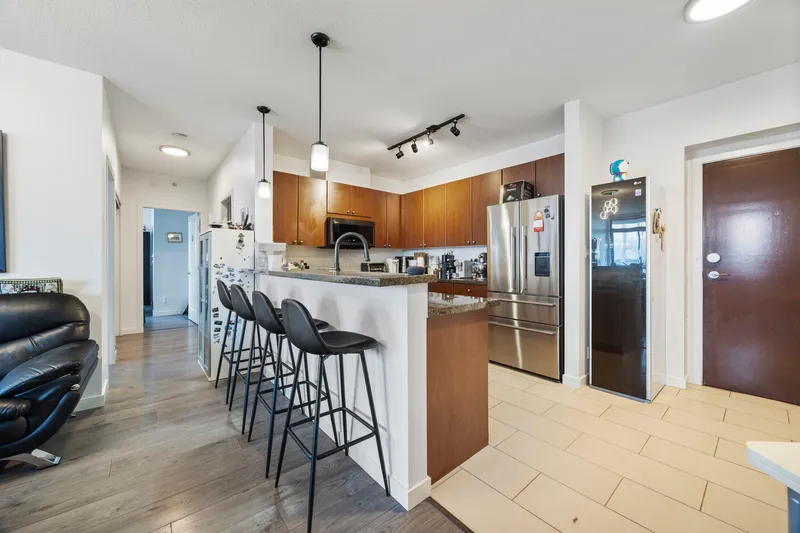 1703 15 E ROYAL AVENUE - photo 3 of 25