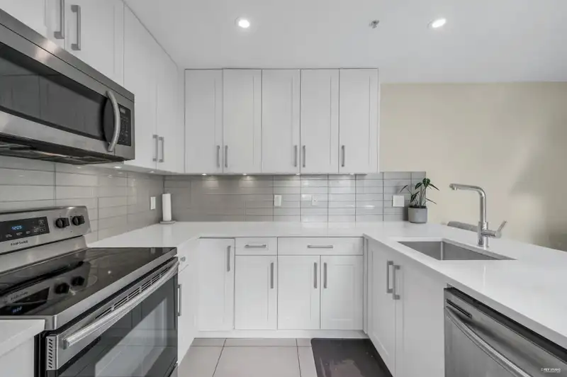 101 217 CLARKSON STREET - photo 2 of 28