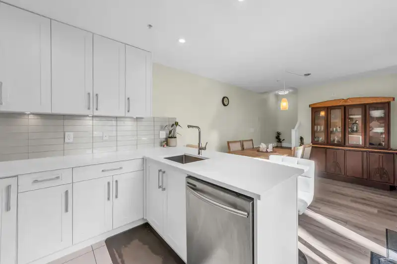 101 217 CLARKSON STREET - photo 3 of 28