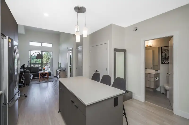 606 6950 NICHOLSON ROAD - photo 3 of 35