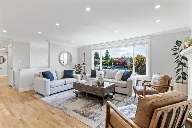 14256 PARK AVENUE - photo 4 of 40