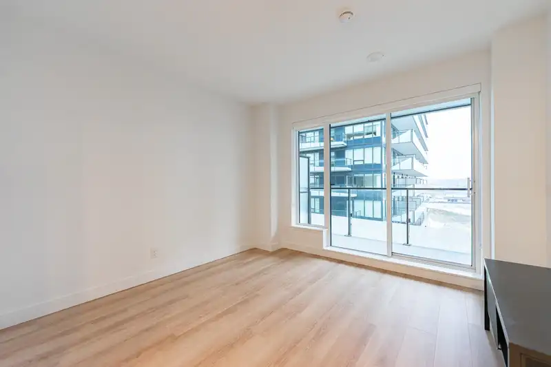 902 7977 LANSDOWNE ROAD - photo 2 of 24