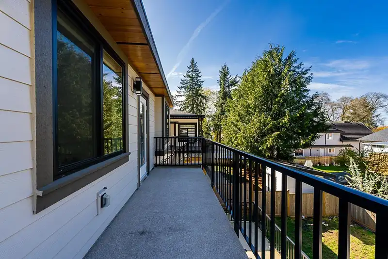 8671 154A STREET - photo 3 of 6