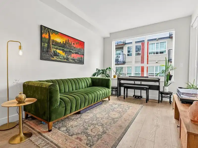 421 13238 105 AVENUE - photo 3 of 32