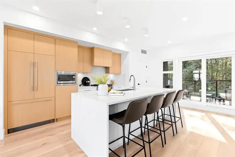4 3075 160 STREET - photo 3 of 33