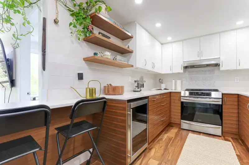 505 1006 BEACH AVENUE - photo 3 of 25