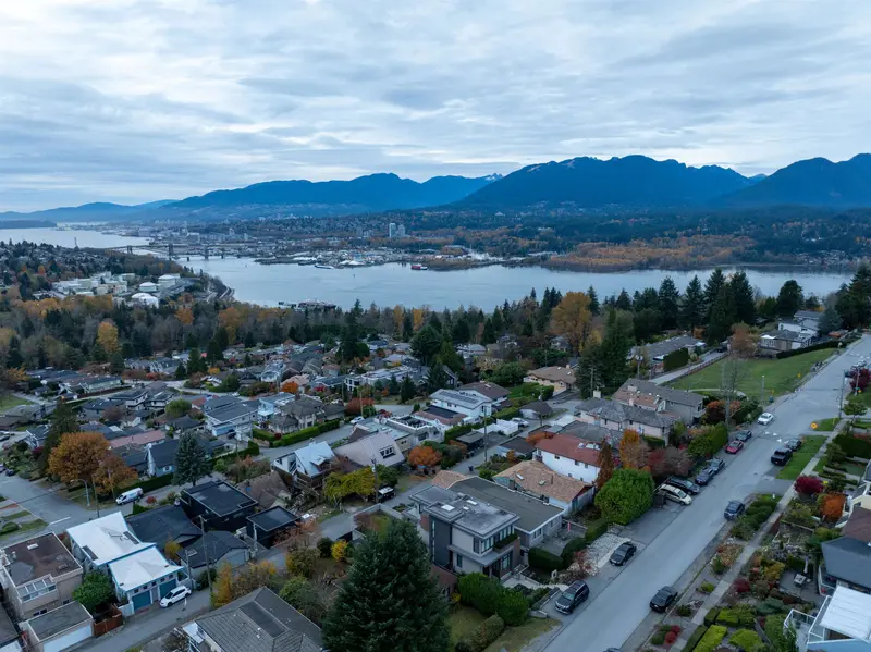 34 N HYTHE AVENUE - photo 4 of 25